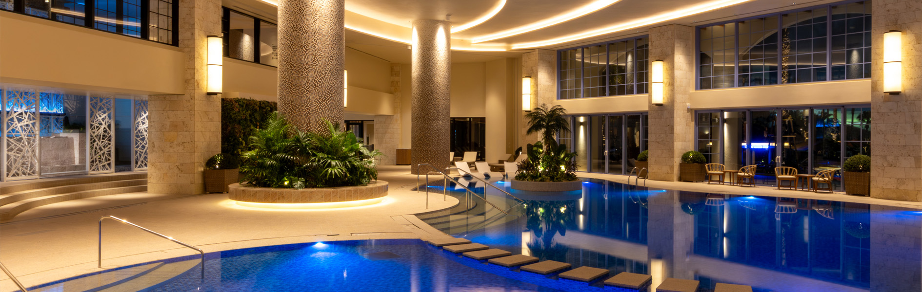 インドアプール